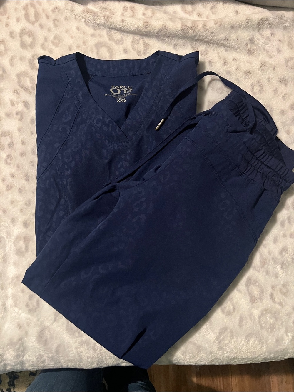 Barco Uniforms Navy Women's Scrub Top and Jogger Set Top XXS bottom XXSP